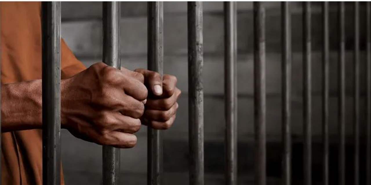 في العراق .. مؤذن مسجد يغتصب طفلين والحكم عليه بالمؤبد