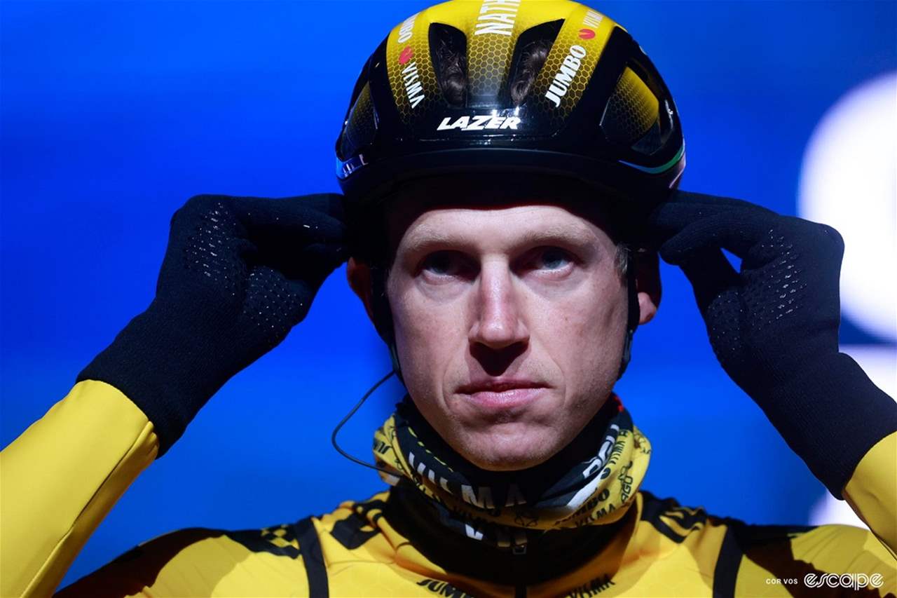 حادثٌ مروّع يُدخل بطل الدراجات المستشفى في حالة حرجة