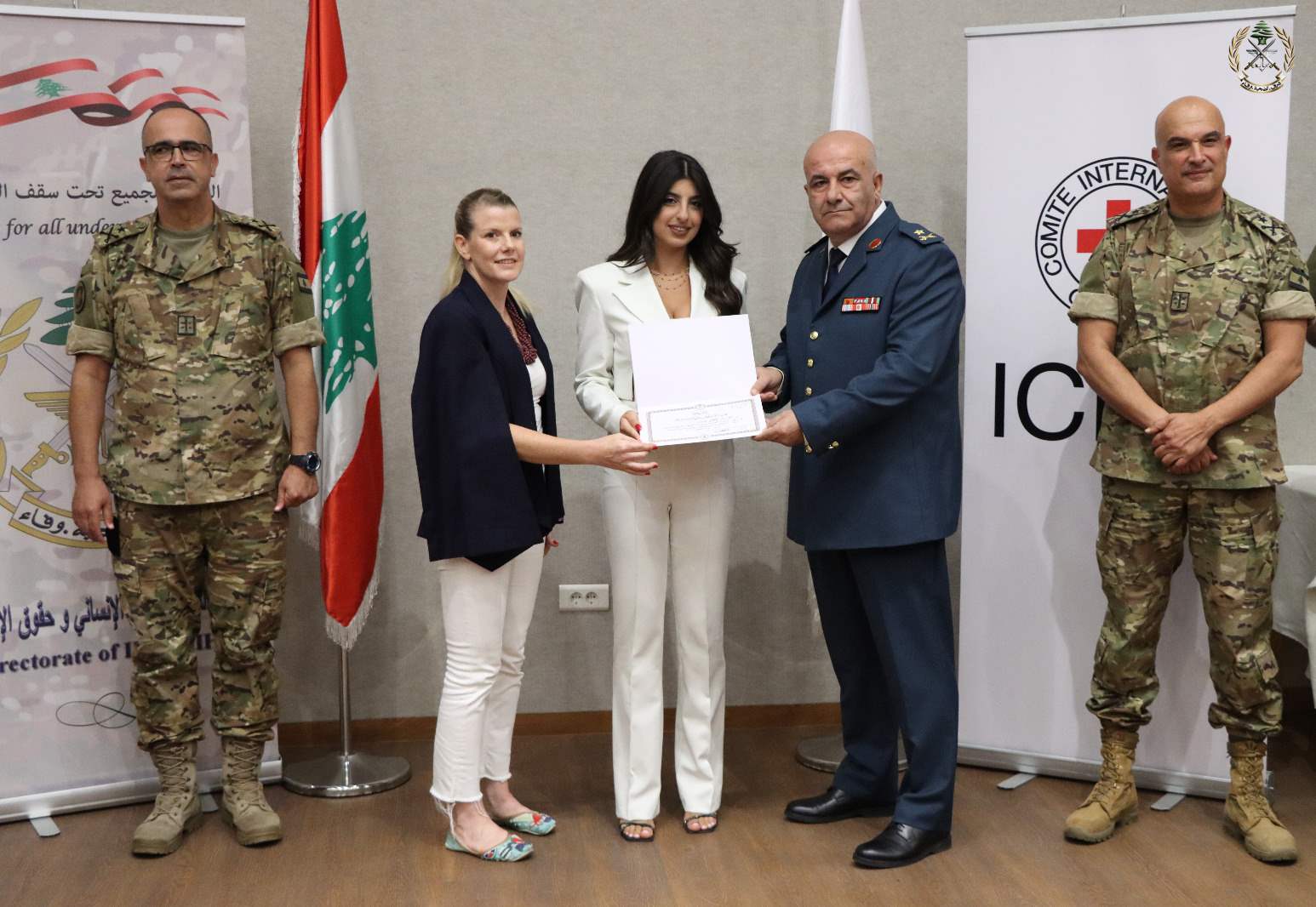 تخريج الدورة الحادية عشرة في القانون الدولي الإنساني في كلية فؤاد شهاب للقيادة والأركان