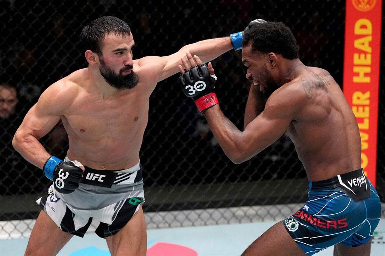 UFC تلغي نزالاً لمقاتل بعد اتهامه باختطاف وتعذيب وسرقة
