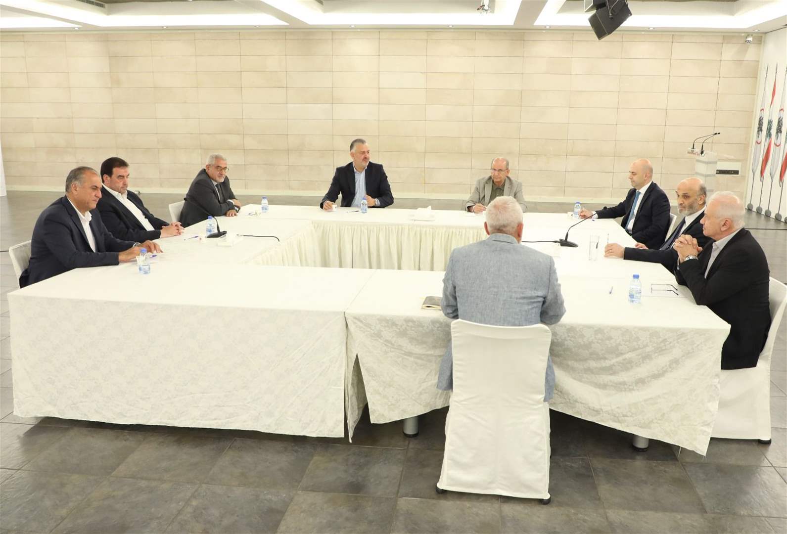 جعجع التقى وفدا من تكتل "الاعتدال الوطني".. عطية: : لمسنا من جعجع كل إيجابية لإعادة تشغيل مطار القليعات