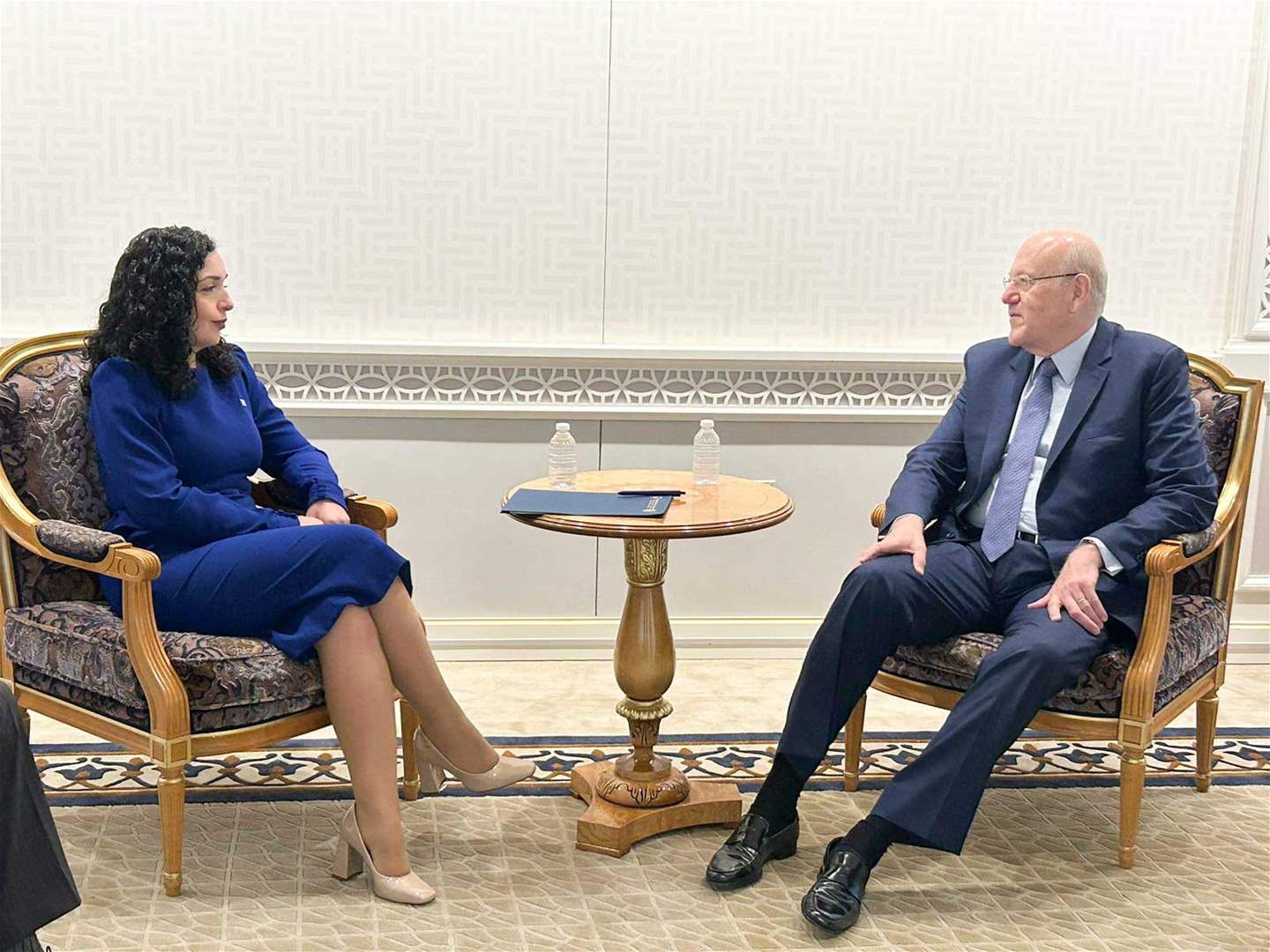 "الاخبار": ميقاتي أصرّ على لقاء رئيسة كوسوفو.. مسؤول في "الخارجية": لبنان لا يعتبر كوسوفو عدواً