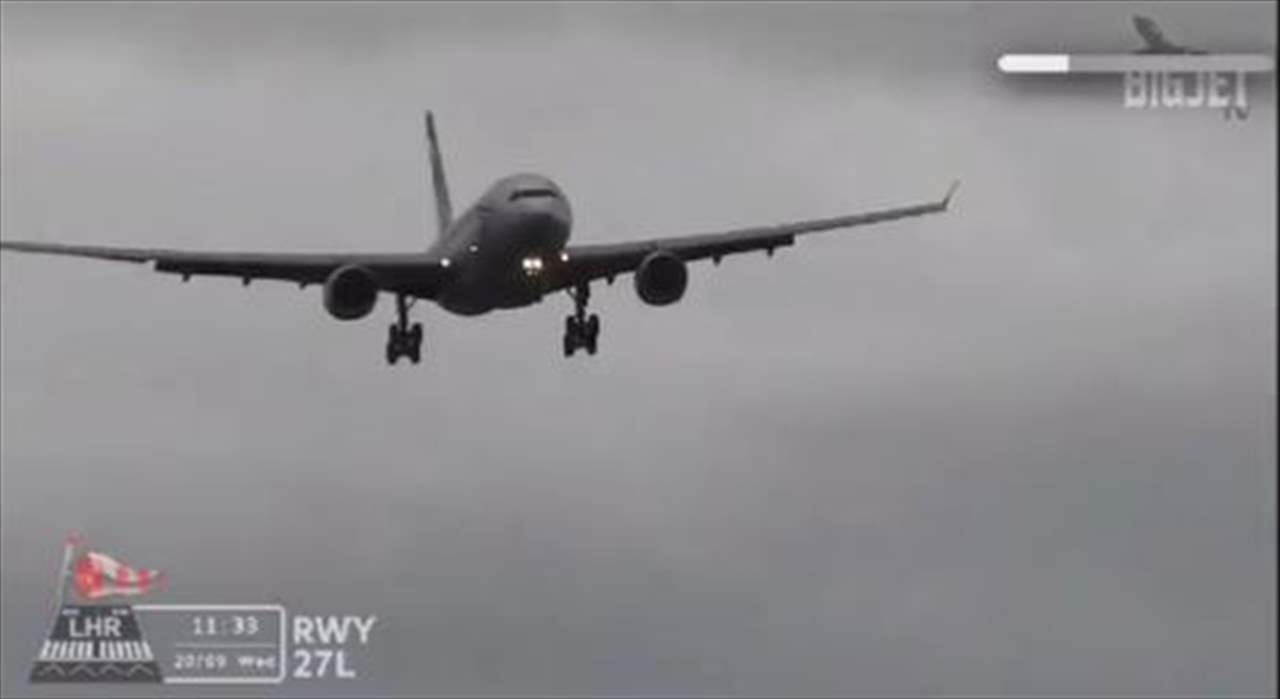 "في خضم رياح شديدة"... علي حمية ينشر فيديو عن "هبوط سلس لطائرة تابعة لـ الميدل ايست في لندن "
