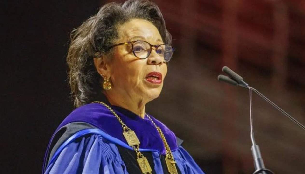 توفيت بعد سقوطها أمام الحضور خلال حفل تأبين.. وفاة صادمة لرئيسة جامعة أميركية