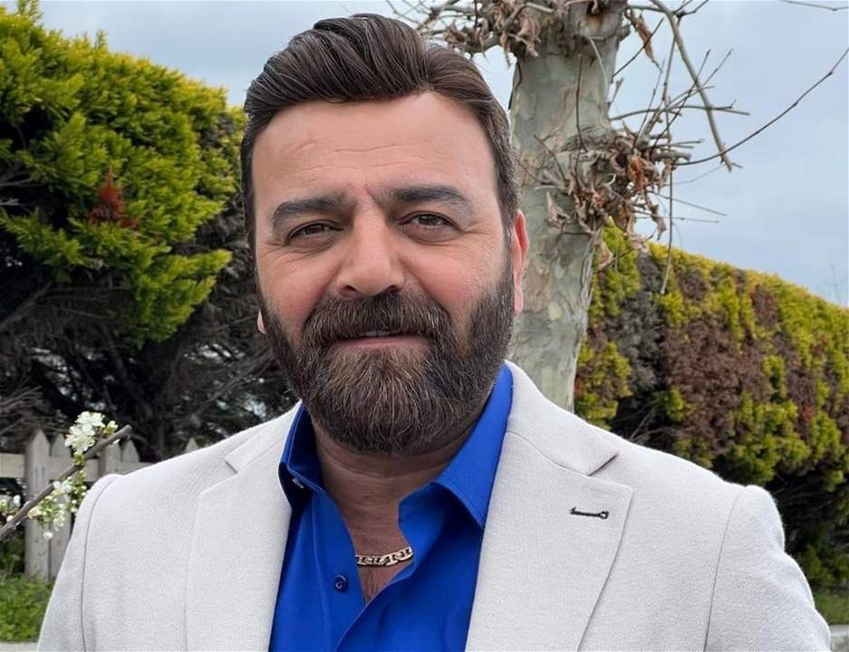 صورة نادرة لـ سامر المصري وزوجته تتصدر المواقع