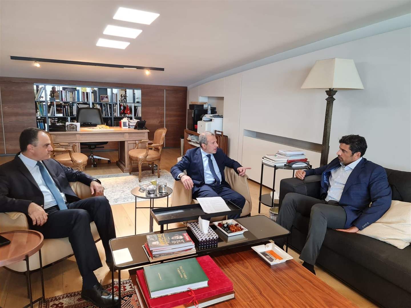 بالصور - باسيل بحث مع السفير القطري في آخر المستجدات 