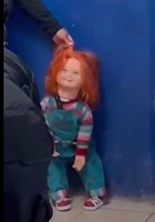  بالفيديو - القبض على "الدمية القاتلة" في المكسيك! 