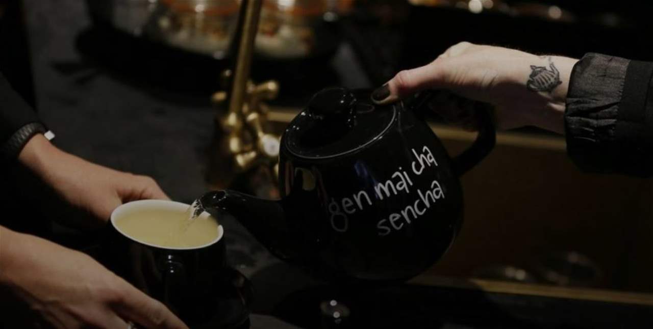 هل تهدد القهوة المكانة التاريخية للشاي لدى البريطانيين؟ إحصائيات تكشف كيف تأثرت عاداتهم اليومية