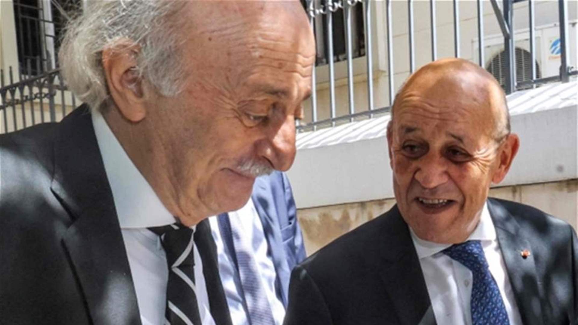 "الاخبار" عن جنبلاط:  الخلاف الأميركي – الفرنسي ليس أساسه لبنان