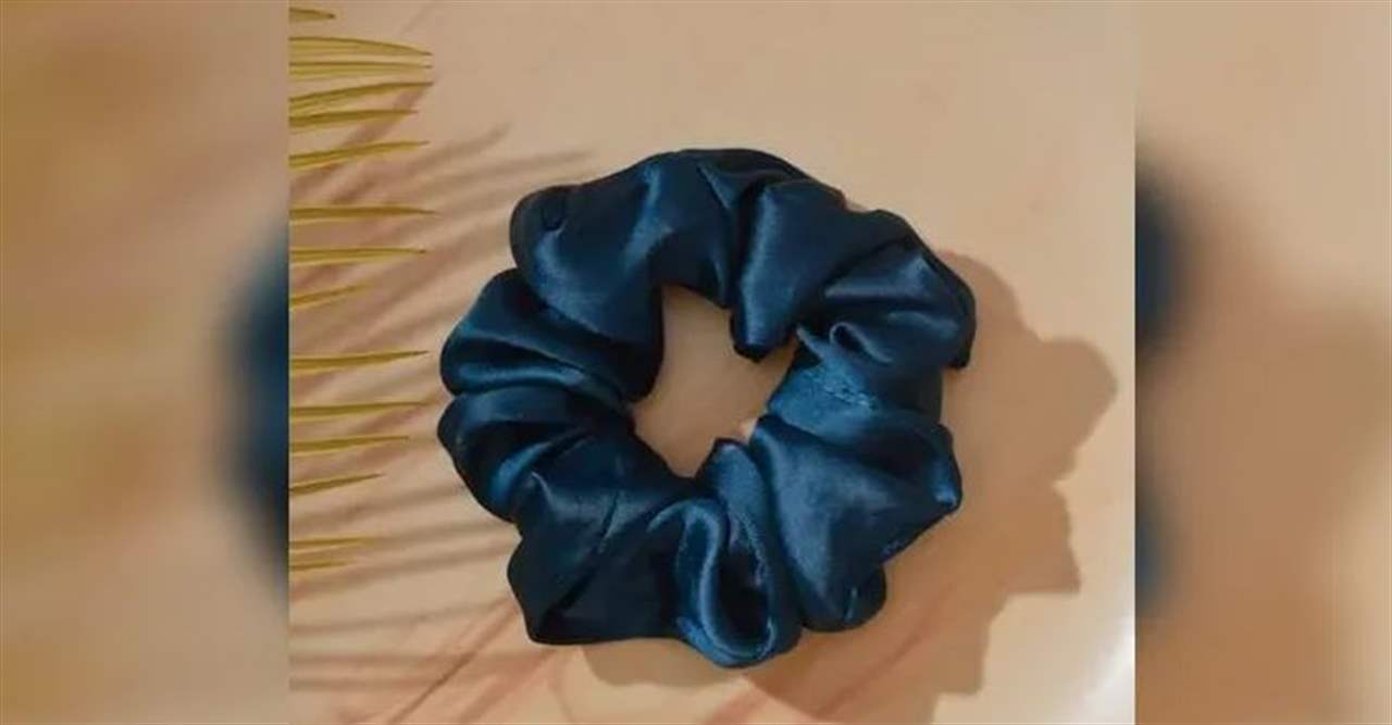 معلمة أخفت "المخدرات" في ربطة شعرها... والطلاب يكشفون أمرها