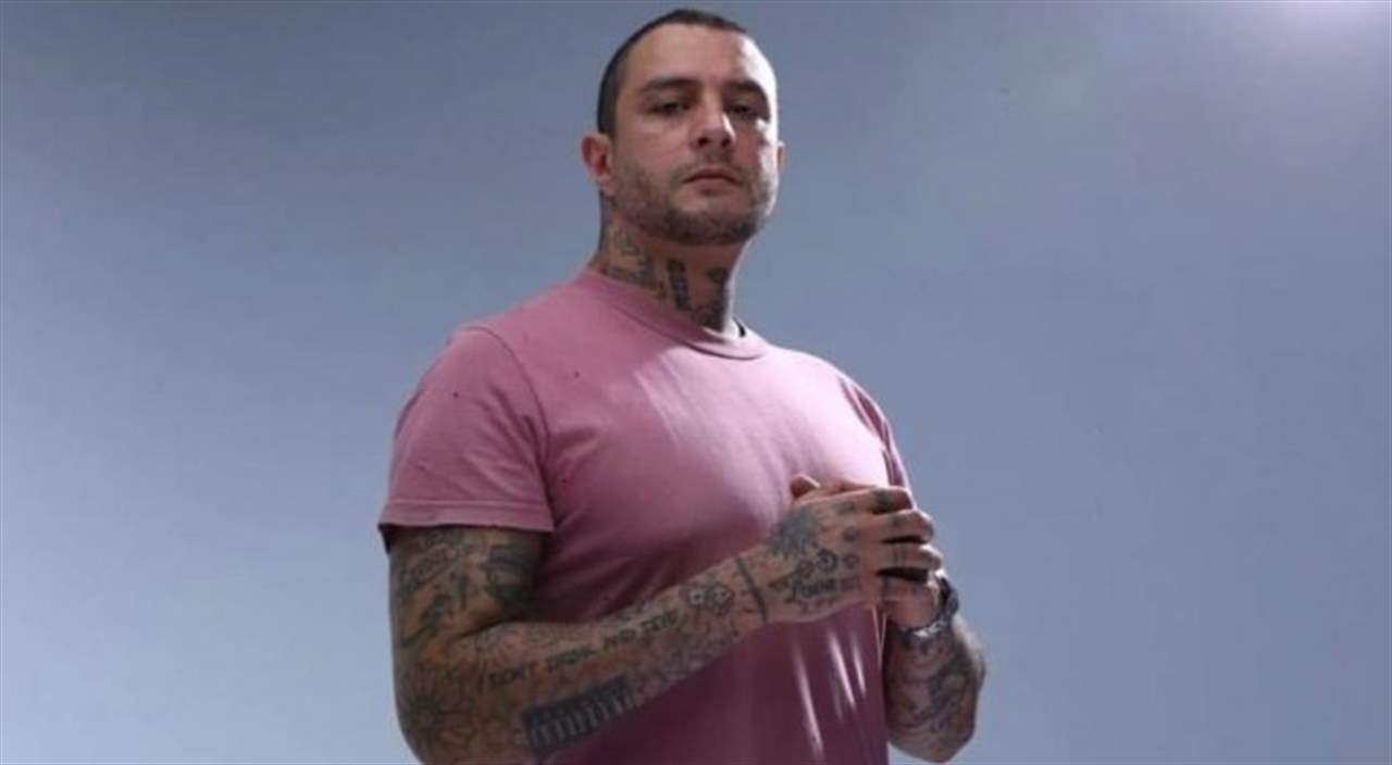 فنان مصري يطـ ـعن زميلته في كواليس فيلم "عادل مش عادل"