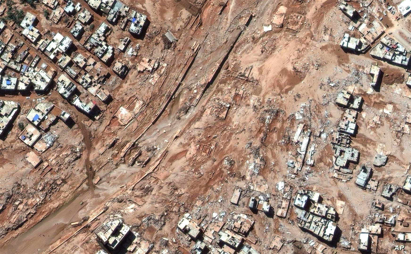 ليبيا.. النائب العام يأمر بحبس 4 مسؤولين في درنة 