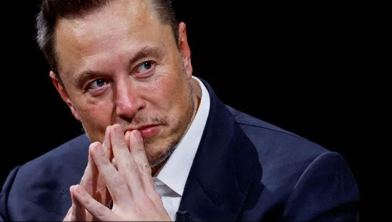 إيلون ماسك يسخر من زيلينسكي بصورة على "إكس"