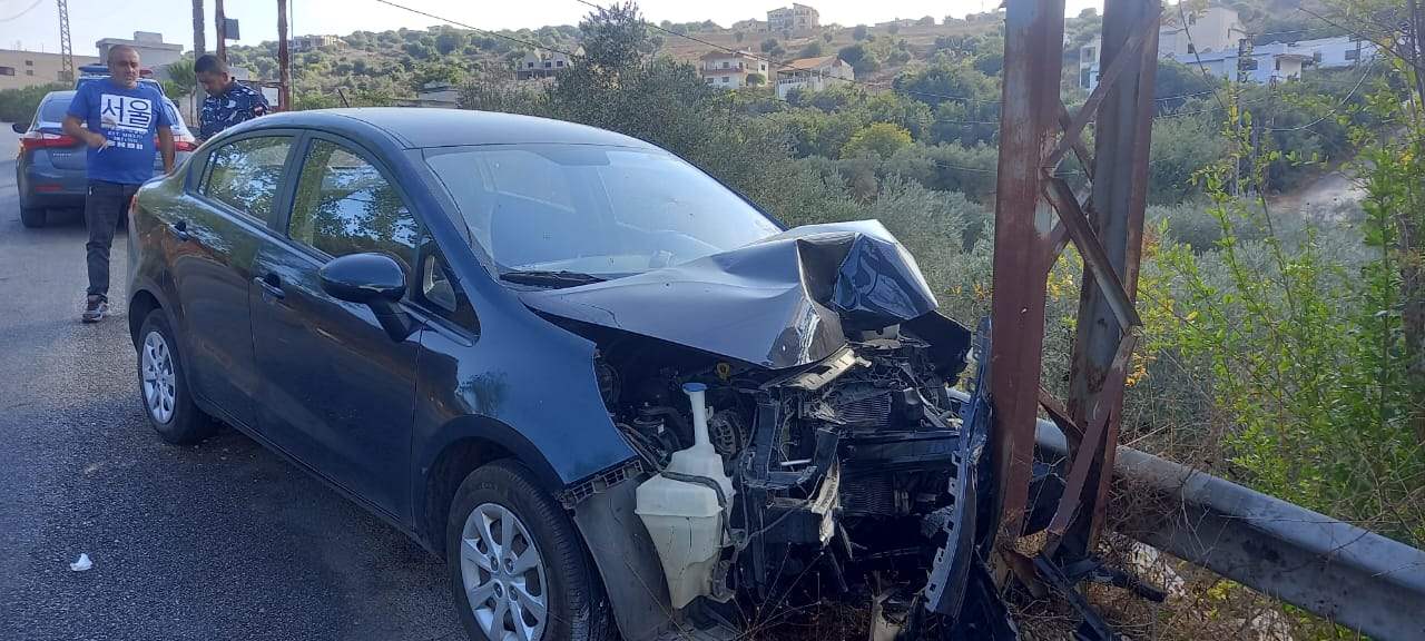 وفاة زوجة إلياس الحصروني جراء حادث سير على طريق رميش - عين ابل 