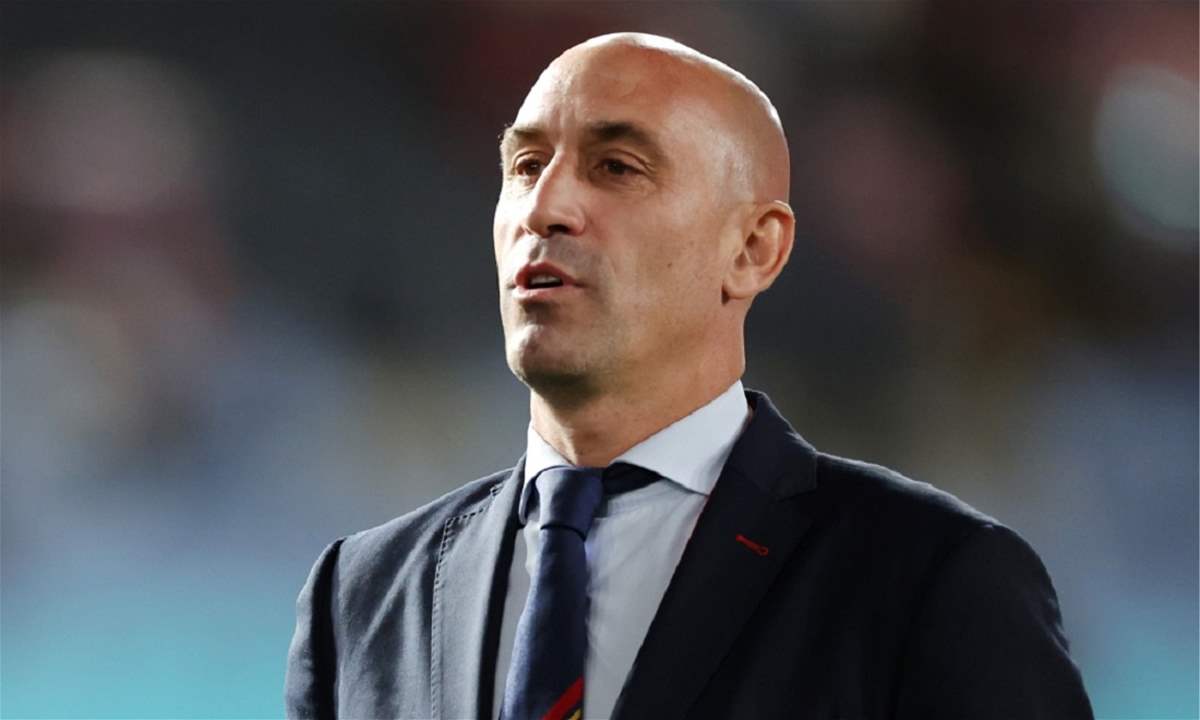 الحقائق تتكشف .. لاعبات برشلونة وريال مدريد يفضحن لويس روبياليس