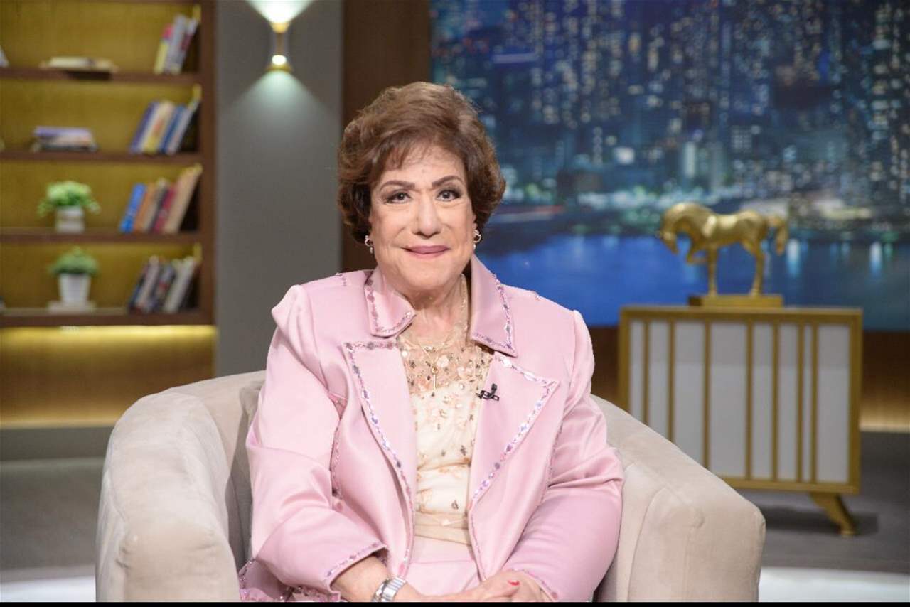 سميحة أيوب تخرج عن صمتها وتعلق على إدراج سيرتها في المنهج التعليمي المصري