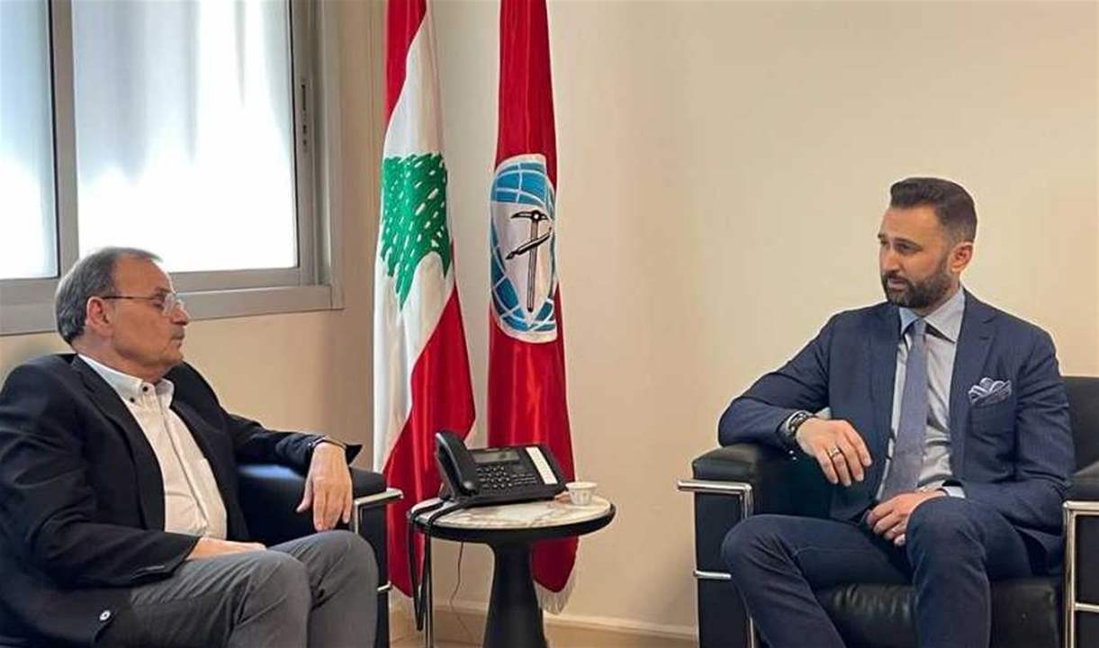 جنبلاط يعرض التطورات مع ياسين والبزري والسفير غبريال 