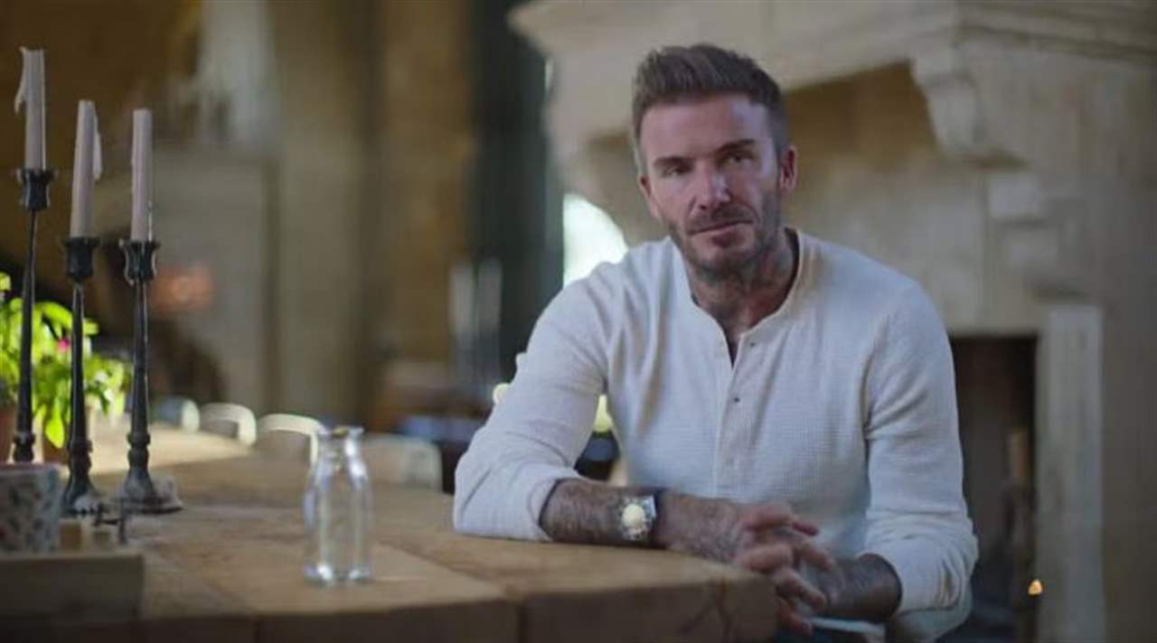 فضيحة "الخيانة" تبكي ديفيد بيكهام وزوجته تعلق: كانت أصعب فترة