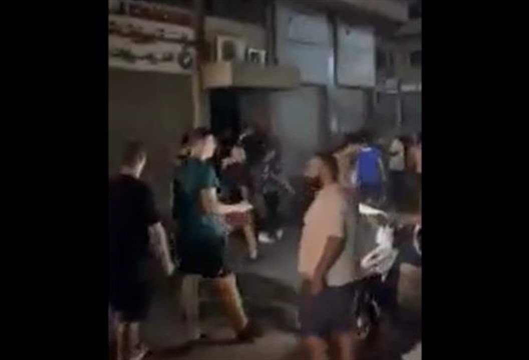 بالفيديو- اشكال بين لبنانيين وسوريين في منطقة الدورة
