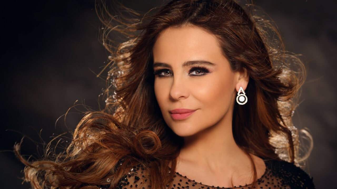 كارول سماحة تدعم الفلسطينيين وتنفعل: عن أي سلام عم نحكي؟