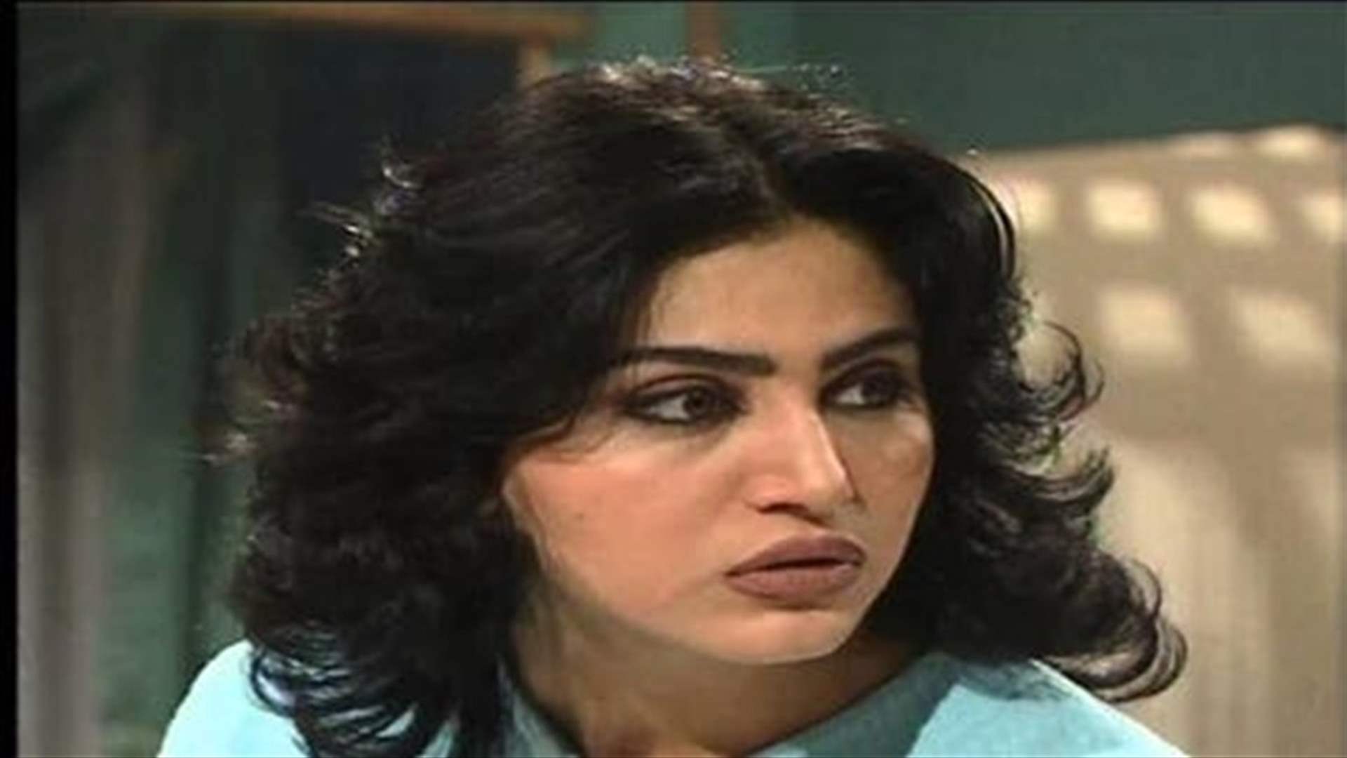 ظهور نادر لـ ابن نورمان اسعد من زوجها العراقي وجماله حديث الجمهور