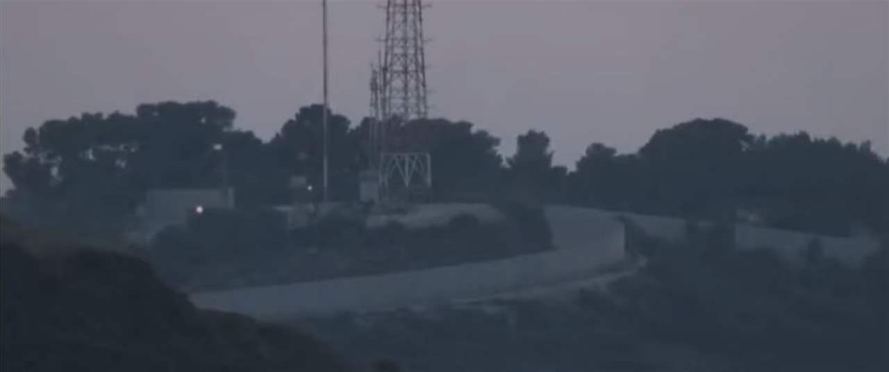 بالفيديو - لحظة إستهداف العدو الاسرائيلي أطقم الصحافيين في بلدة علما الشعب جنوب لبنان