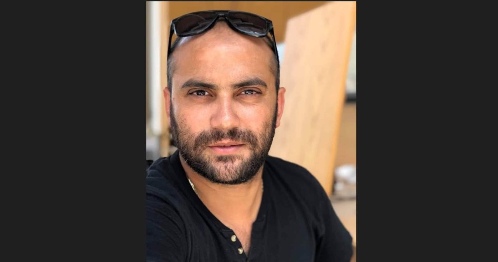 الصورة الأخيرة له وثقها بنفسه من علما الشعب... الصحافي عصام عبدالله شهيداً 