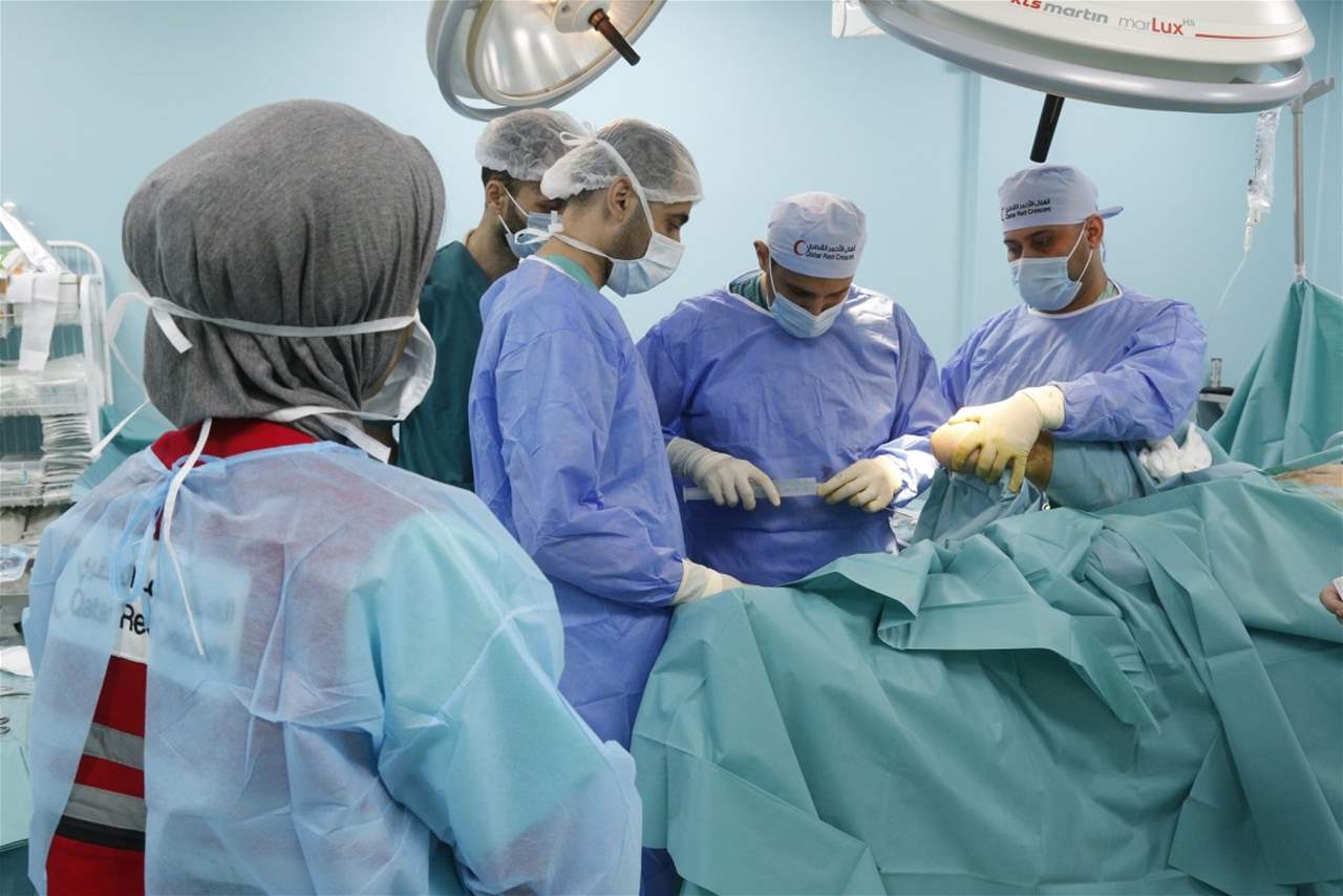 شاهد - "سوف نبقى هنا" من مستشفيات غزة بصوت الكادر الطبي! 