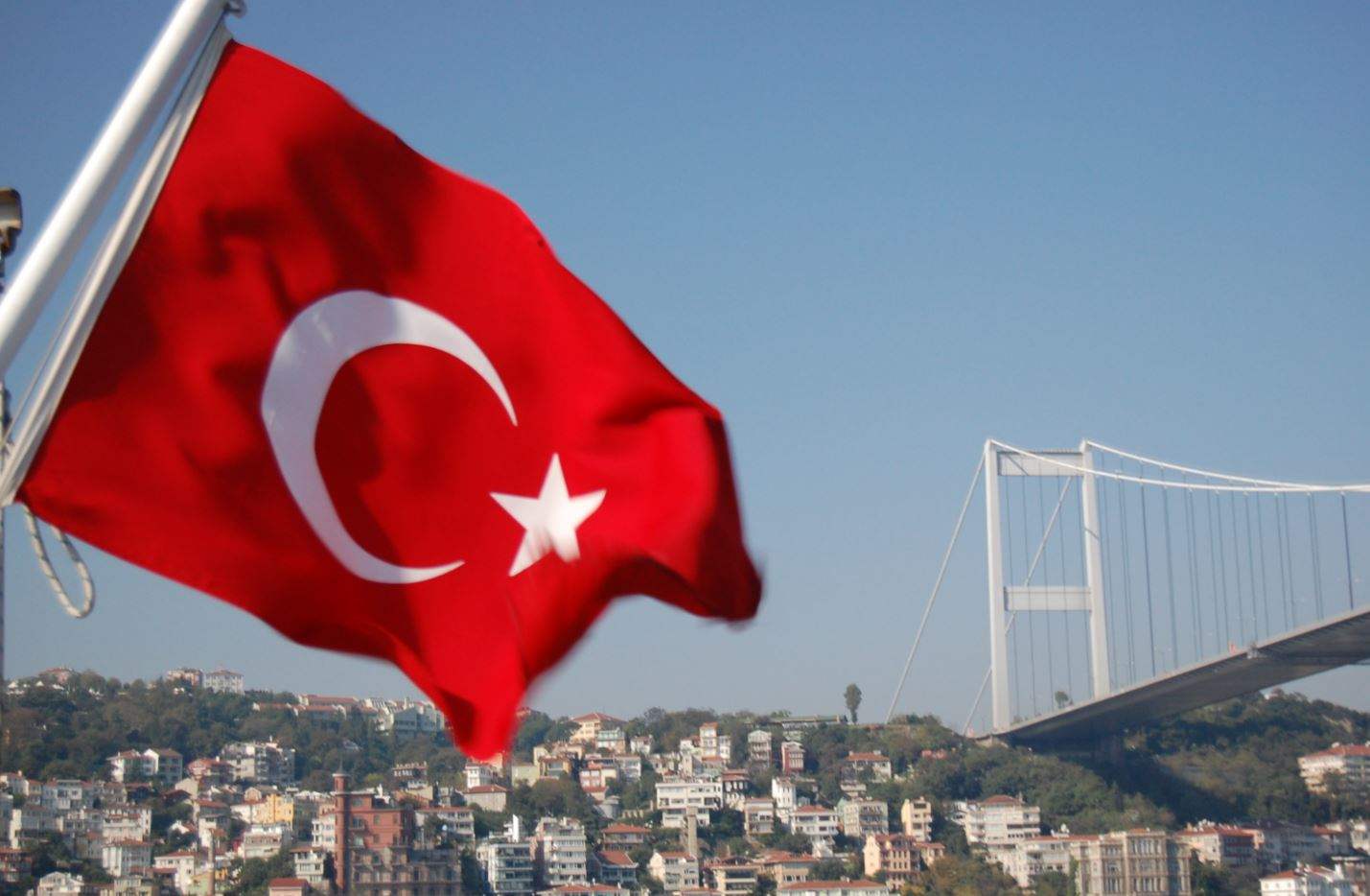بلومبيرغ: تركيا تعلّق خططها مع &quot;إسرائيل&quot; في مجال الطاقة 