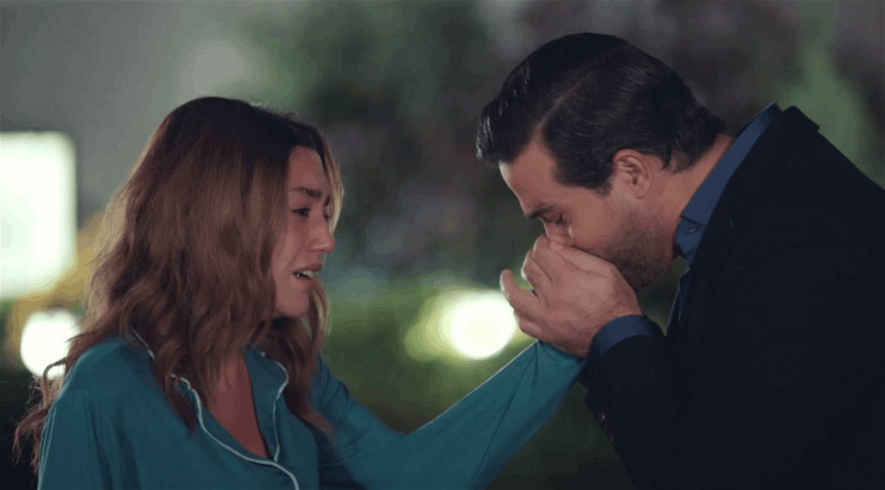 ستيفاني عطالله تخسر طفلها من محمود نصر في مسلسل كريستال.. اليكم التفاصيل 