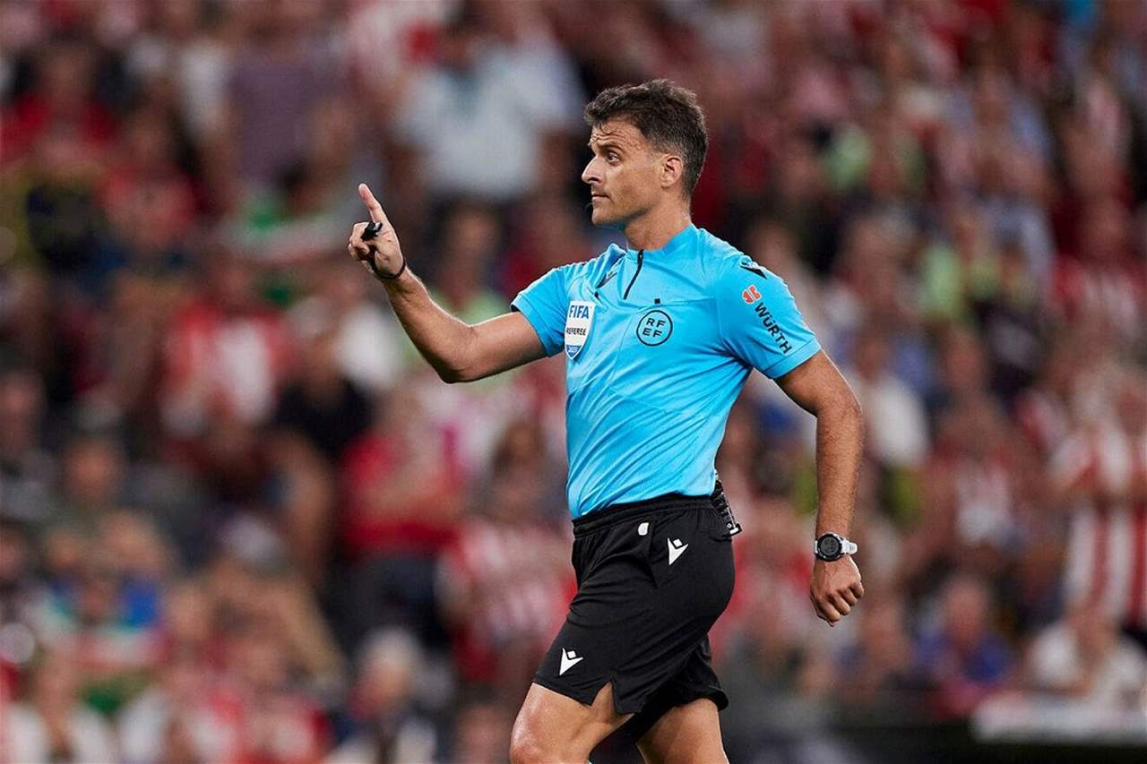 هذا هي حكاية جيل مانزانو حكم كلاسيكو الارض