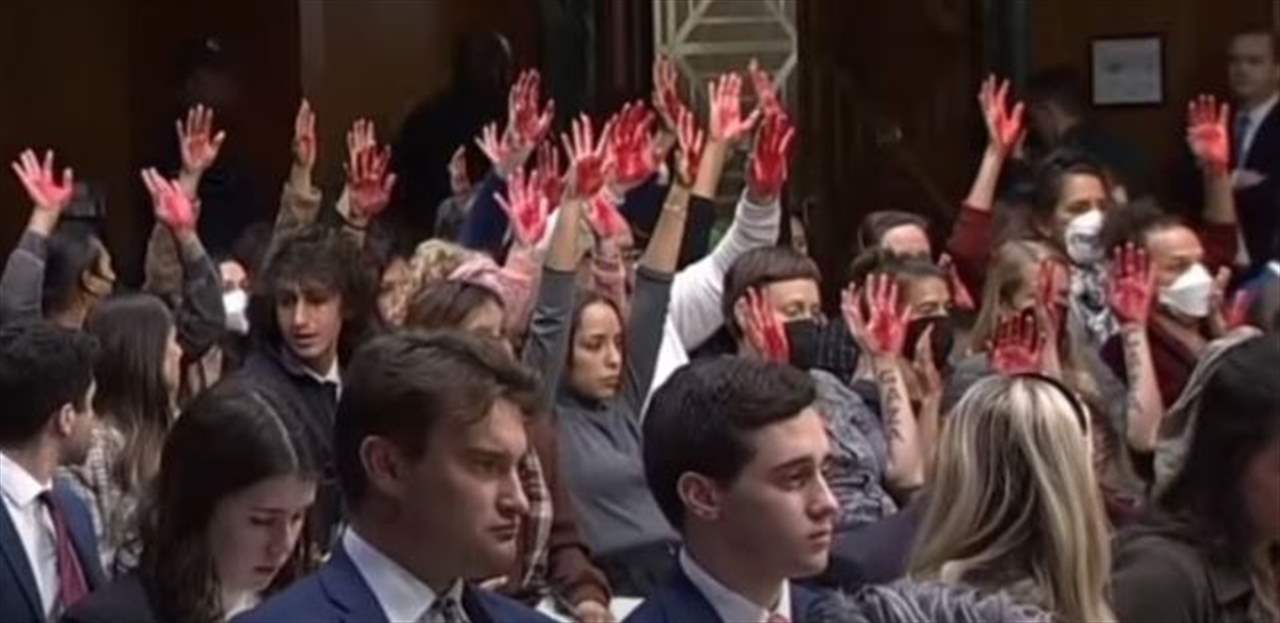   بالفيديو - متظاهرون يقاطعون كلمة بلينكن في مجلس الشيوخ  .. "أوقفوا إطلاق النار على غزة الآن" 