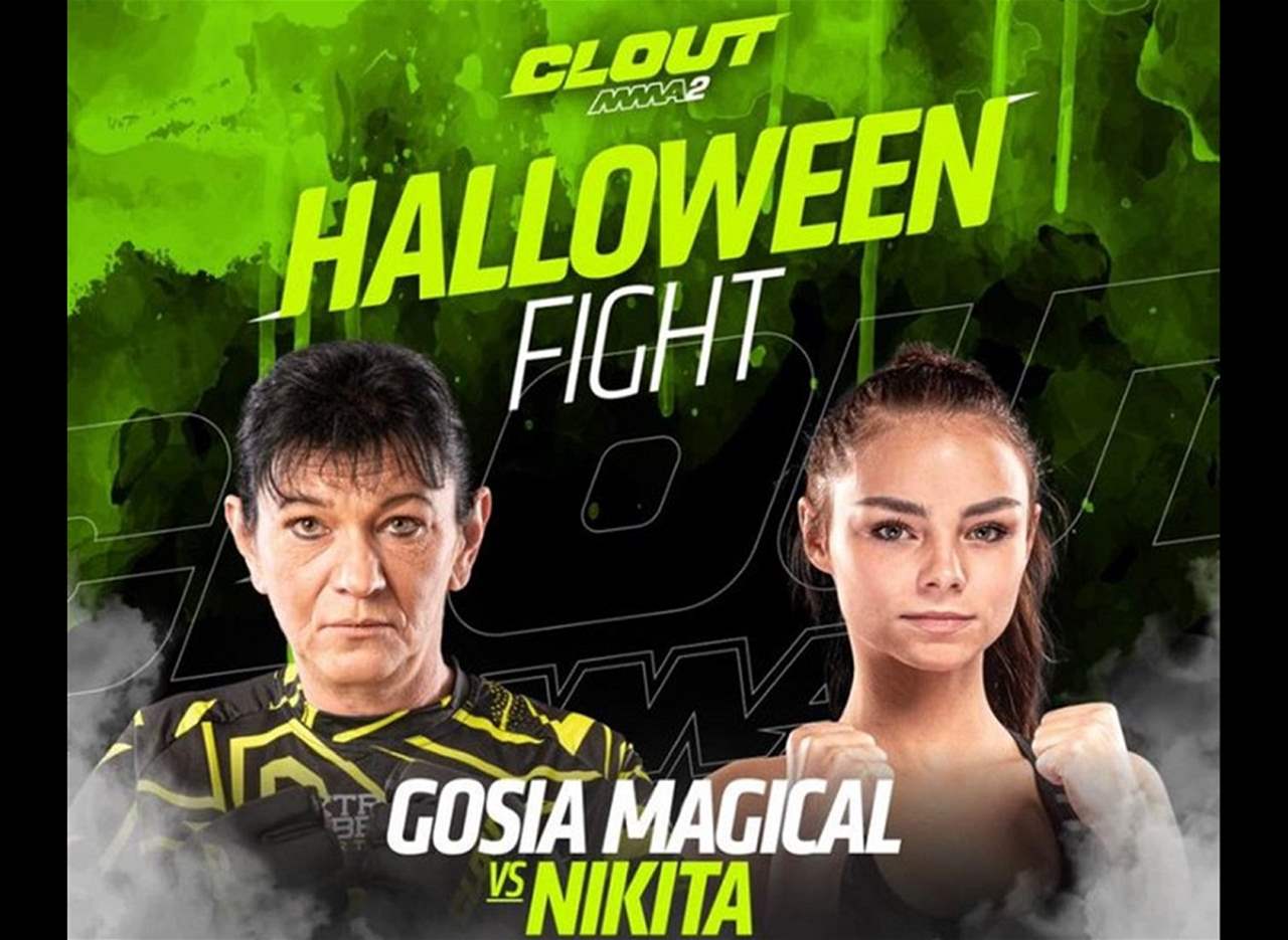 فيديو - نزالٌ شرس بين الوالدة وصديقة ابنها !!