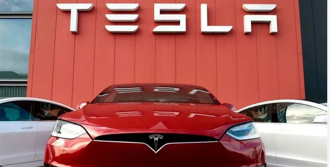 نظام السائق الآلي في " تسلا " حصل على براءته بعد اتهامه بالتسبب بالقتل  