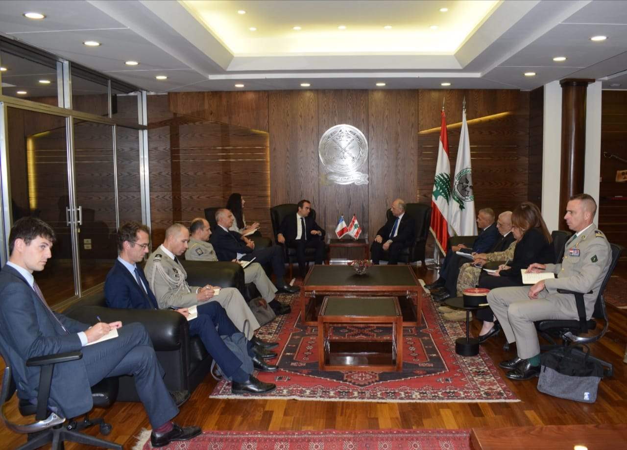 وزير الدفاع التقى نظيره الفرنسي: إعتداءات "إسرائيل" في جنوب لبنان تشكل إنتهاكاً لكل ما تنص عليه القوانين والمواثيق الدولية