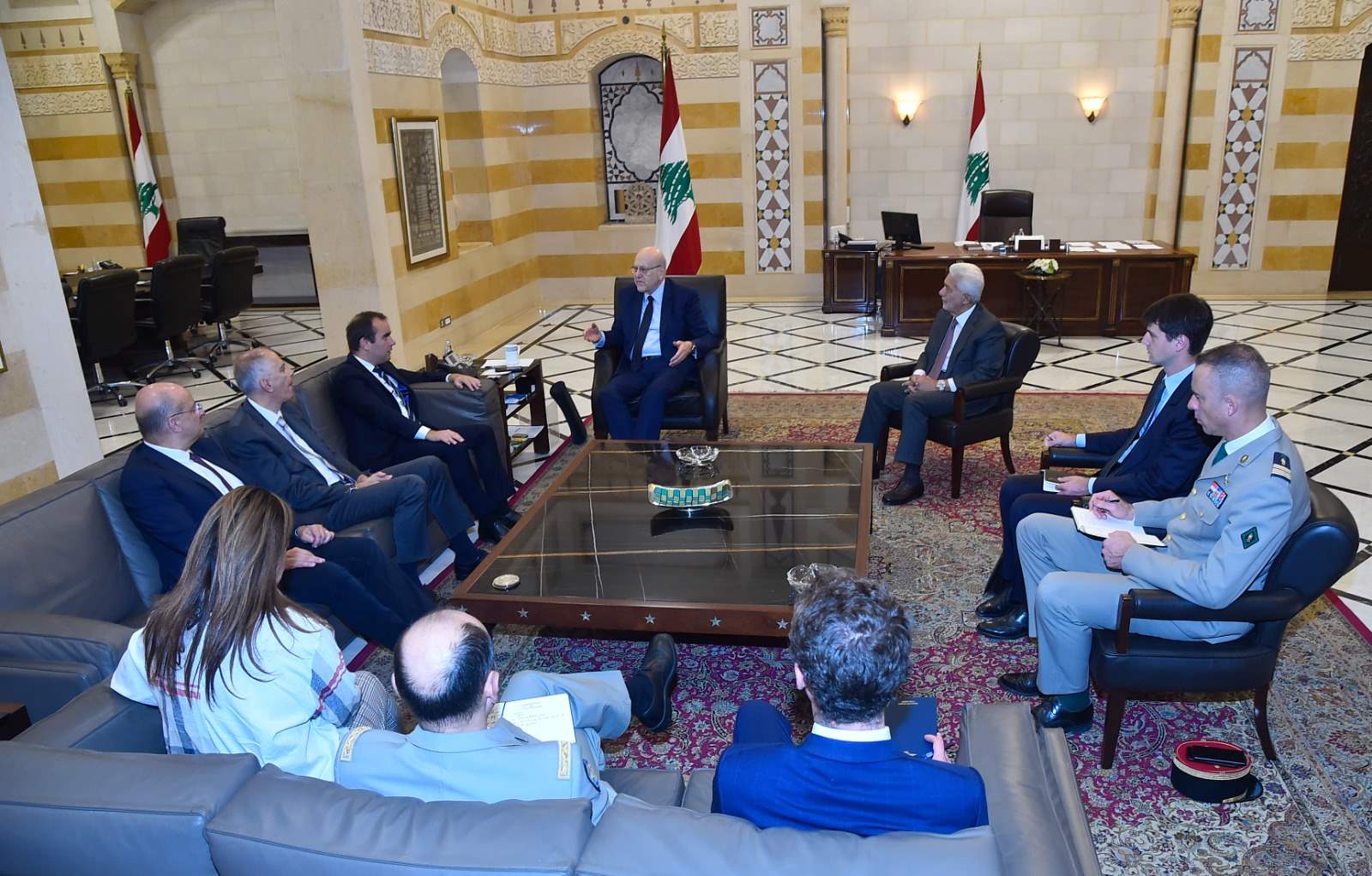 ميقاتي التقى وزير الجيوش الفرنسي في السراي وتم التشديد على ضرورة إرساء الهدوء على طول الخط الازرق