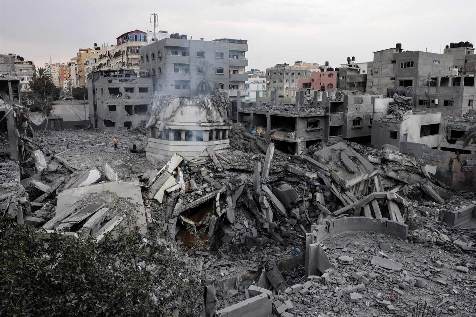 القصف الإسرائيلي على مخيم المغازي في غزة يخلف 51 شهيداً 