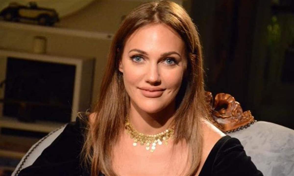 كم بلغ سعر آخر فستان لـ ميريم أوزرلي؟