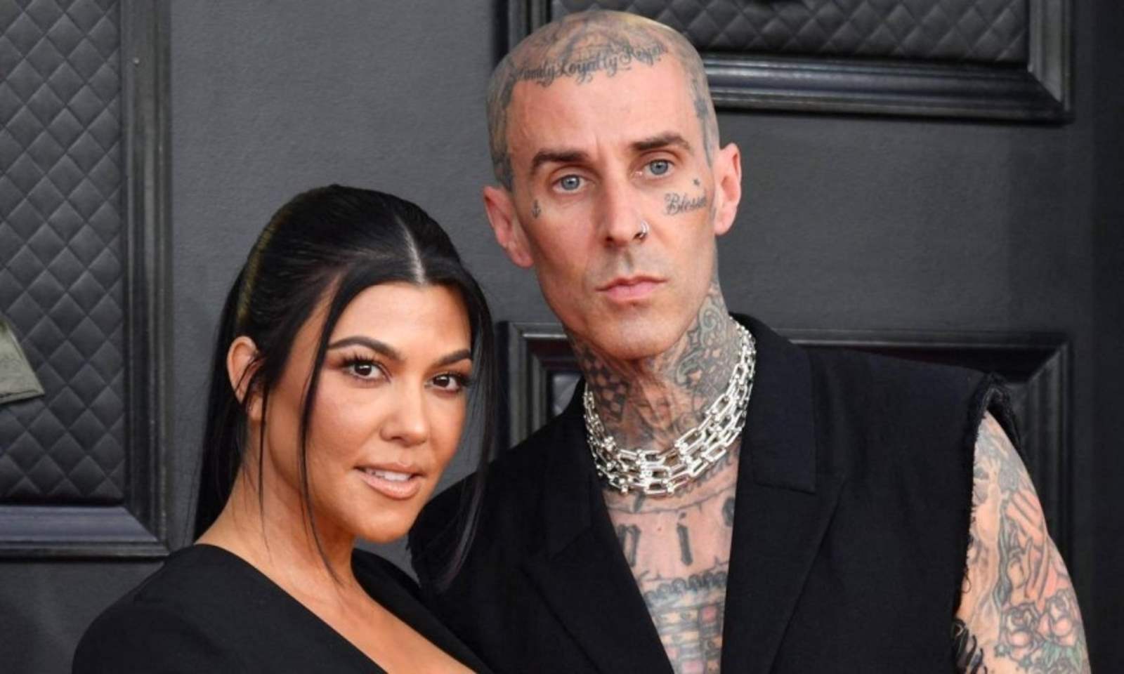 كورتني كارداشيان تضع طفلها الأول من ترافيس باركر