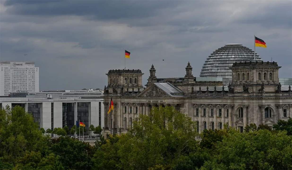 ألمانيا تعتمد إجراءات جديدة تشدد القيود على المهاجرين