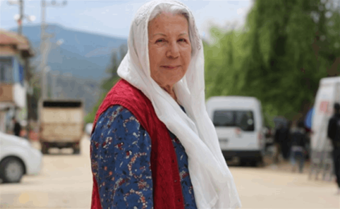 نجمة مسلسل عمر "زيزين سومر" تكشف زواجها بعمر 78 عاما