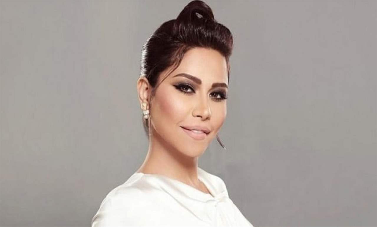 شيرين عبد الوهاب تلفت الانظار بملامحها المختلفة في احدث ظهور لها