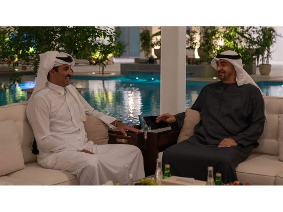 أمير قطر يلتقي رئيس الامارات في قصر الشاطئ بأبوظبي والمباحثات تناولت التطورات في فلسطين 