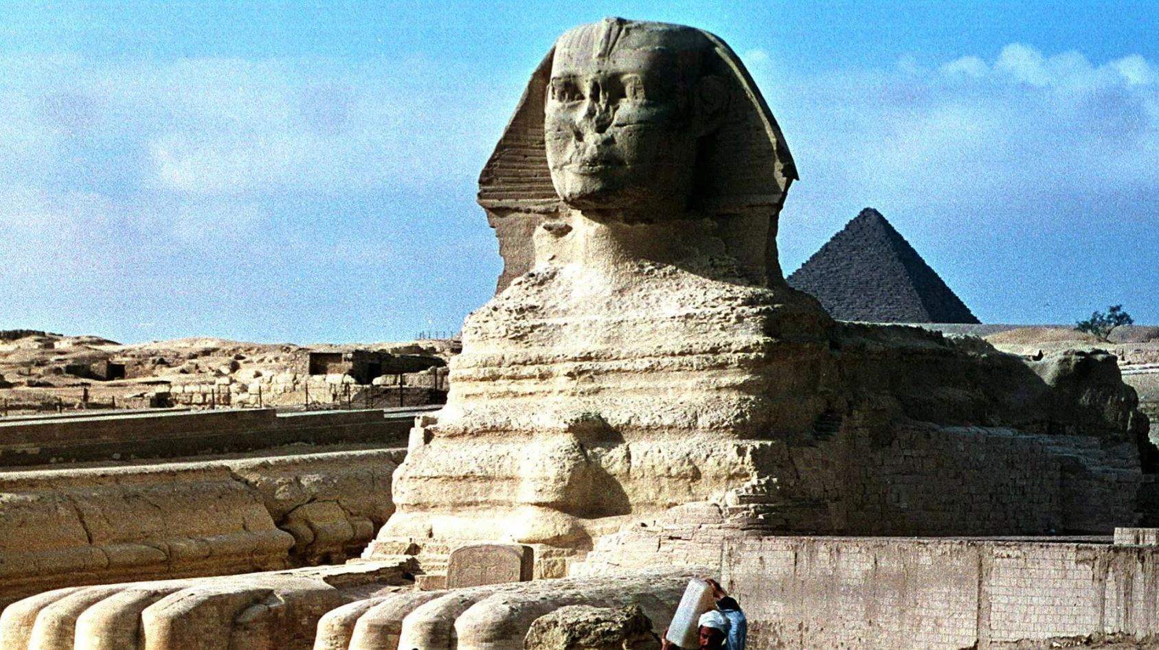 دراسة تزعم أن ملامح "أبو الهول" تشكلت بفعل الرياح