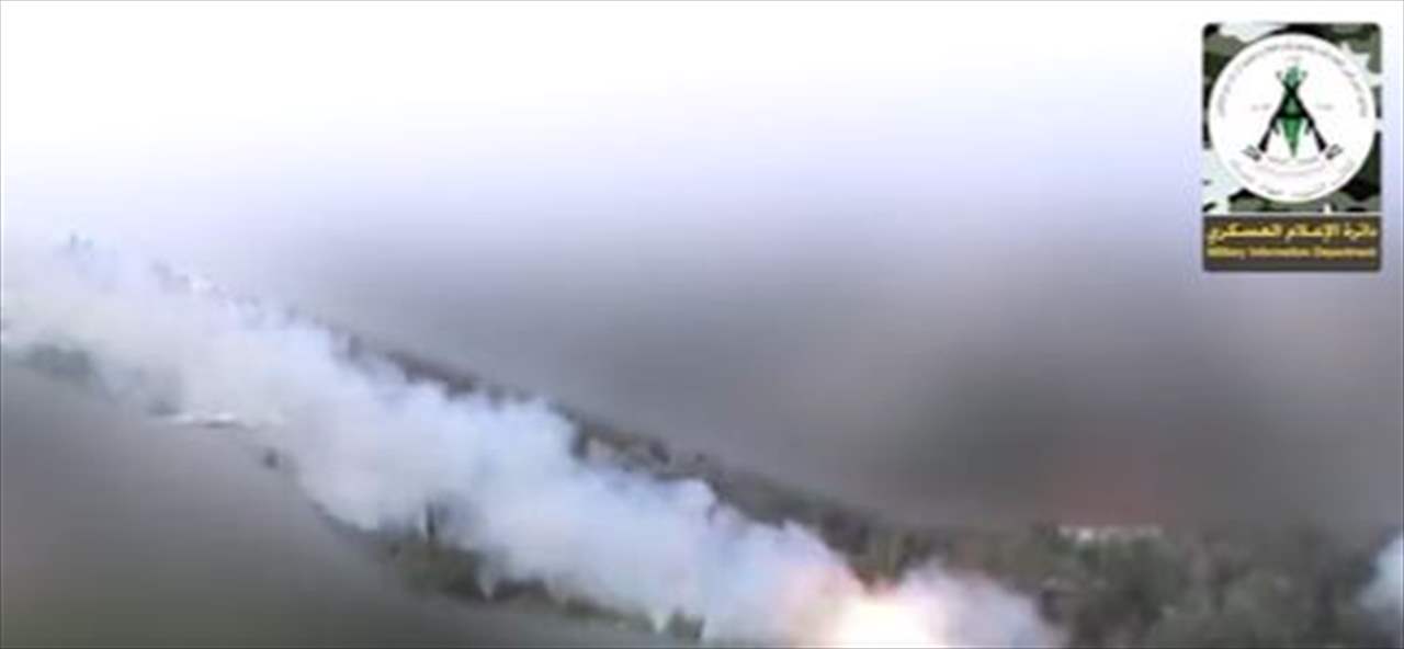 بالفيديو - كتائب الشهيد جهاد جبريل تقصف تحشدات ومواقع العدو الاسرائيلي برشقات صاروخية رداً على استهداف المدنيين