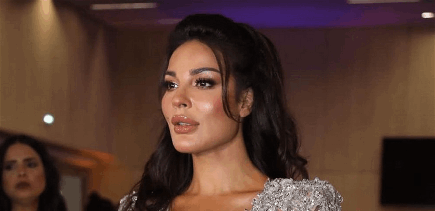 نادين نسيب نجيم في فيديو طريف: رح يبين ضرس العقل! 