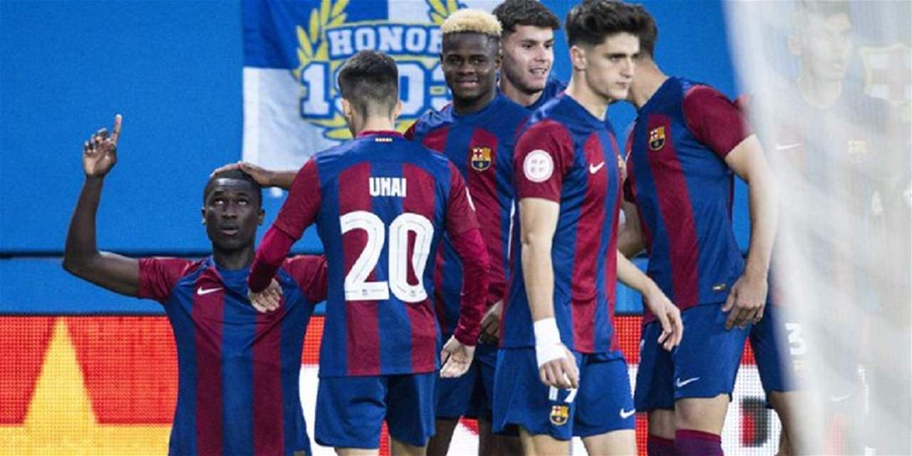 فيديو - لاعب برشلونة السابق يتسبب بتوتر كبير وغريب