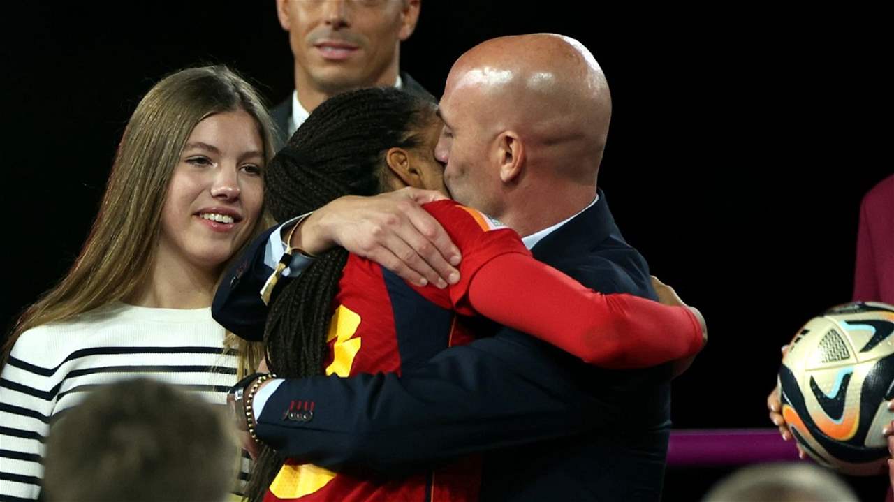 قضية "قبلة روبياليس" تأخذ منحى جديد في المحكمة الوطنية