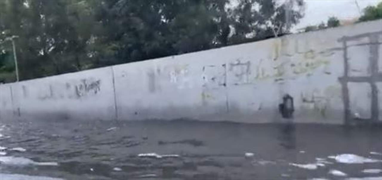 بالفيديو - الأمطار أغرقت طريق المطار صباحاً
