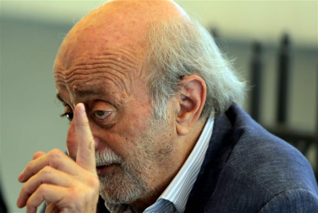 جنبلاط حذر من الإنجرار إلى الحرب والأيام المقبلة صعبة جداً 